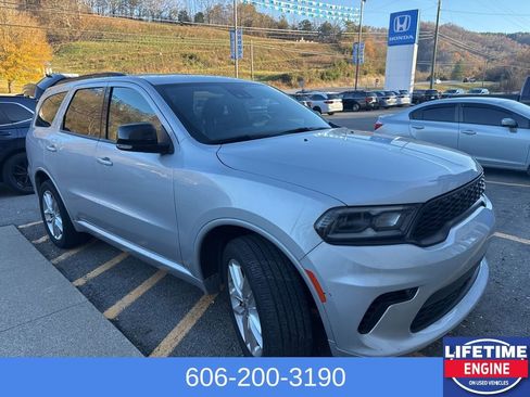 Used 2024 Dodge Durango GT image 3