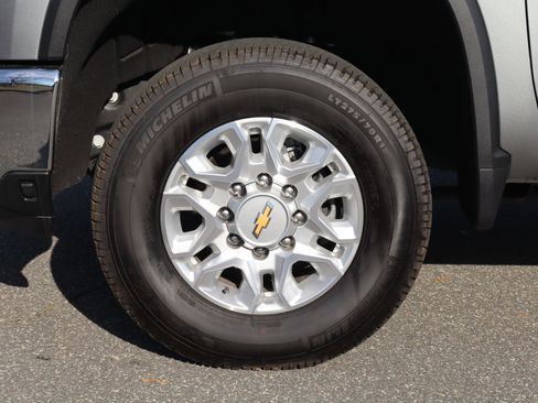 Used 2025 Chevrolet Silverado 2500 LTZ w/ LTZ Convenience Package image 38