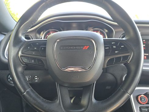 Used 2019 Dodge Challenger SXT RWD image 21