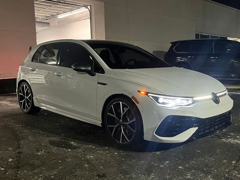 Used 2024 Volkswagen Golf R image 3