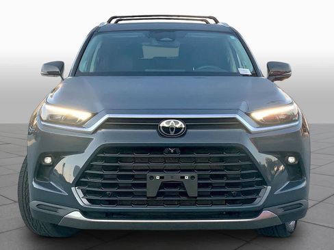 Used 2024 Toyota Grand Highlander AWD image 4