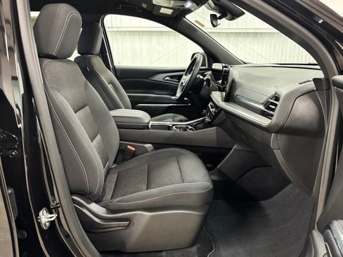 Used 2026 Chevrolet Traverse LT w/ LPO, Floor Liner Package FWD image 22