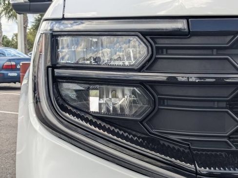Used 2025 Ford Expedition Active AWD/4WD image 12