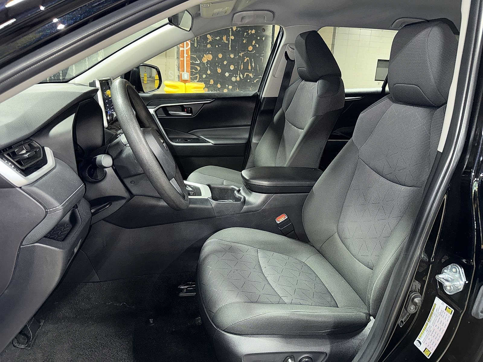 Certified 2025 Toyota RAV4 XLE AWD/4WD image 15