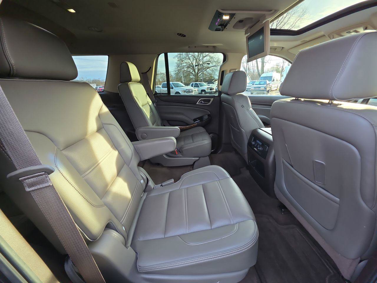 Used 2015 GMC Yukon Denali w/ Touring Package AWD/4WD image 7