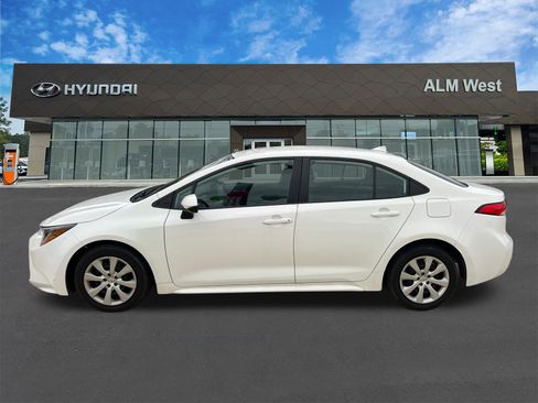 Used 2024 Toyota Corolla LE image 8