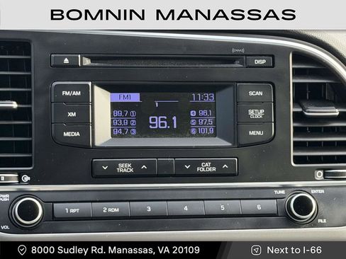 Used 2017 Hyundai Elantra SE image 16