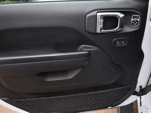 Used 2021 Jeep Gladiator Rubicon image 17