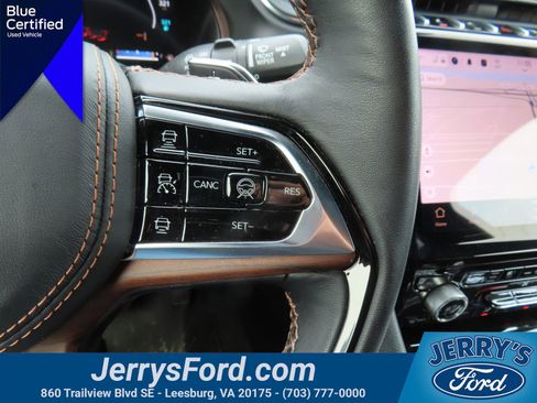 Used 2023 Jeep Grand Cherokee Summit w/ Luxury Tech Group V image 22