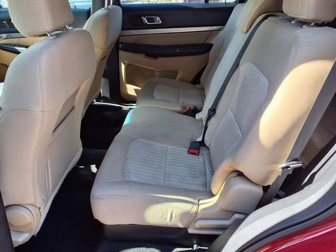 Used 2016 Ford Explorer FWD image 7