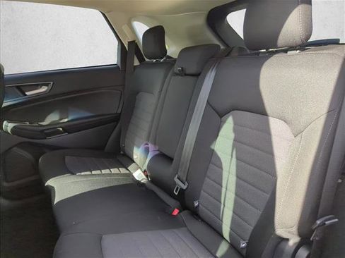 Used 2020 Ford Edge SE image 22