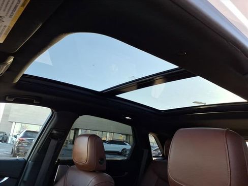 Used 2021 Cadillac XT5 Premium Luxury image 14