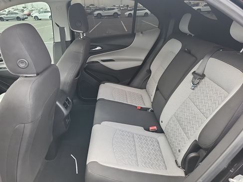 Used 2024 Chevrolet Equinox LS w/ LS Convenience Package FWD image 8