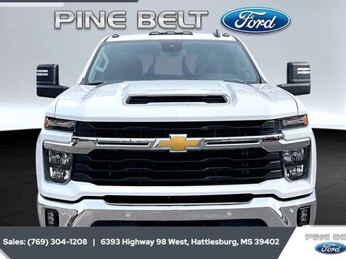 Used 2025 Chevrolet Silverado 3500 LT w/ Safety Package image 3