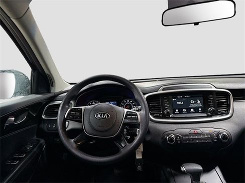 Used 2019 Kia Sorento LX image 22