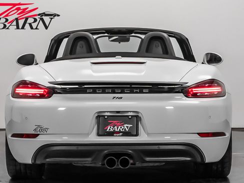 Used 2017 Porsche 718 Boxster S image 4