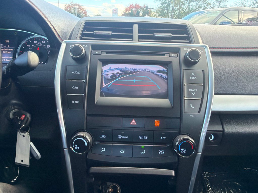 Used 2016 Toyota Camry SE FWD image 28