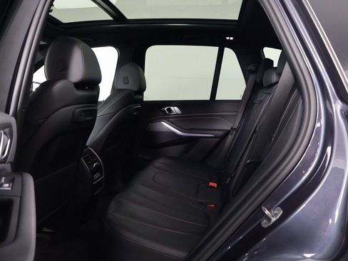 Used 2022 BMW X5 sDrive40i w/ M Sport Package image 11