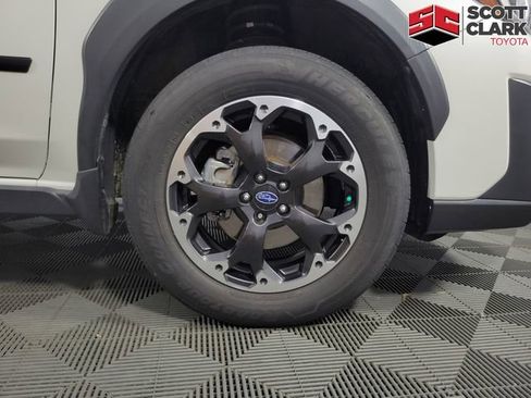 Used 2021 Subaru Crosstrek 2.0i Premium w/ Moonroof Package AWD/4WD image 12