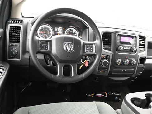 Used 2017 RAM 1500 Express image 12