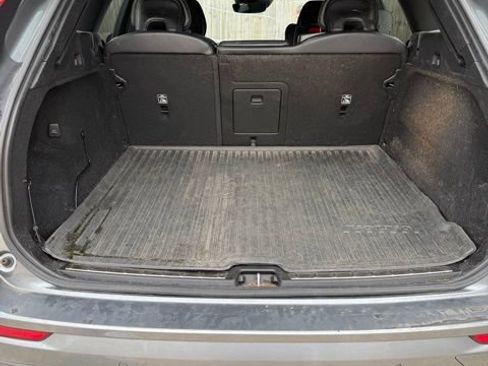 Used 2020 Volvo XC60 T5 R-Design w/ Protection Package Premier image 11