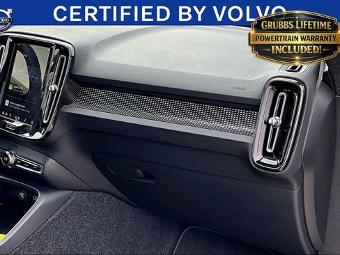 Used 2025 Volvo XC40 B5 Plus AWD/4WD image 19