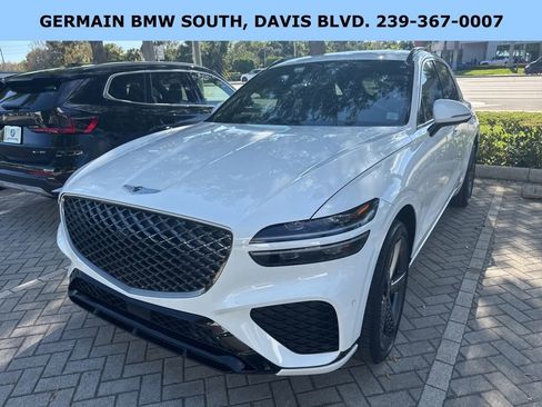 Used 2022 Genesis GV70 2.5T w/ Sport Prestige Package image 2