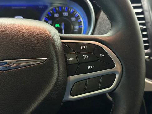 Used 2023 Chrysler 300 Touring w/ Sport Appearance Package RWD image 15