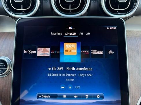 Used 2024 Mercedes-Benz GLC 300 4MATIC image 21