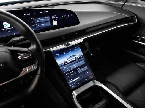 Used 2023 Lucid Air Touring image 22