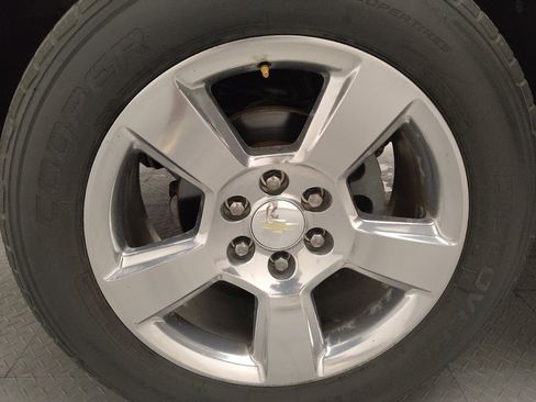 Used 2017 Chevrolet Suburban Premier RWD image 31