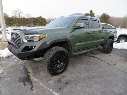 Used 2021 Toyota Tacoma TRD Off-Road image 18