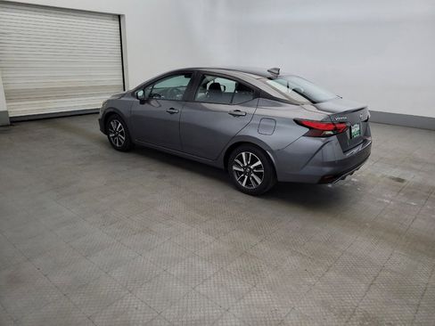 Used 2021 Nissan Versa SV FWD image 3