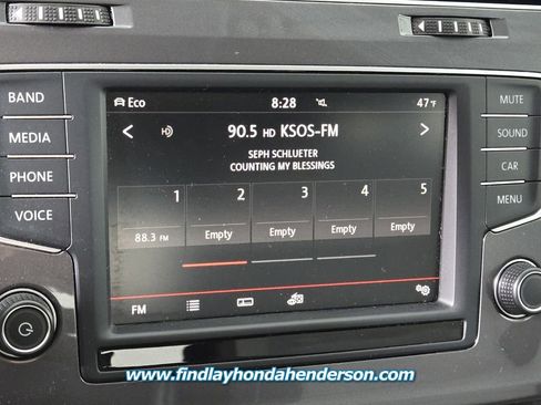 Used 2016 Volkswagen e-Golf SE image 18