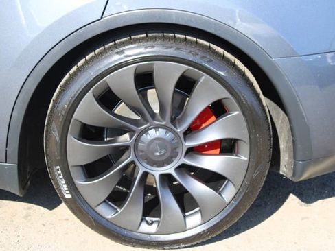 Used 2023 Tesla Model Y Performance image 7