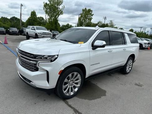 Used 2021 Chevrolet Suburban Premier AWD/4WD image 2