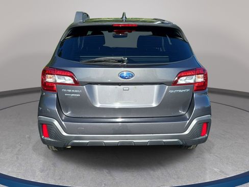 Used 2019 Subaru Outback 2.5i Premium image 6