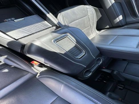 Used 2023 GMC Yukon Denali image 51