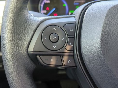 Used 2025 Toyota RAV4 XLE image 24