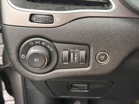 Used 2021 Jeep Cherokee Latitude Lux w/ Comfort/Convenience Group AWD/4WD image 20