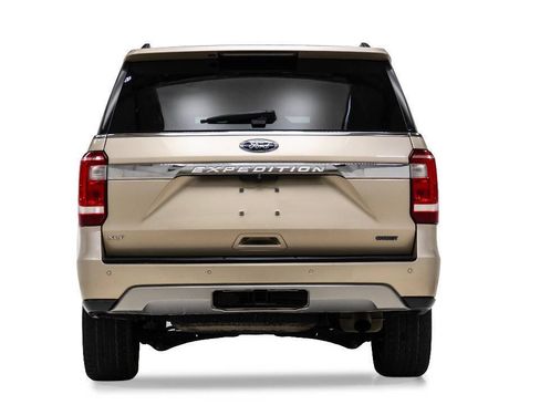 Used 2018 Ford Expedition XLT w/ Equipment Group 202A RWD image 8