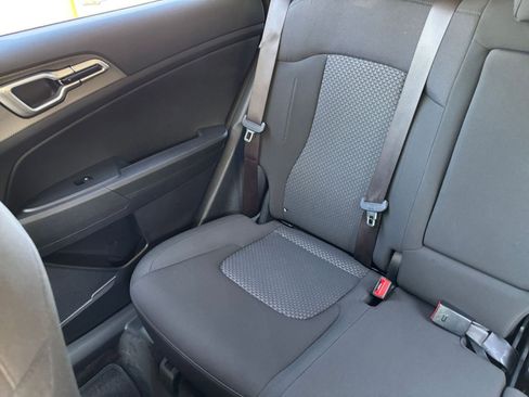 Used 2025 Kia Sportage LX FWD image 38