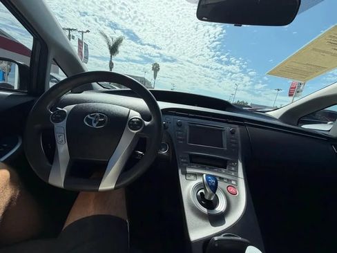 Used 2013 Toyota Prius Two FWD image 7