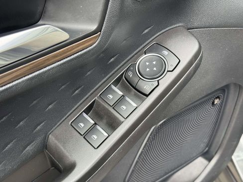 Used 2020 Ford Escape Titanium image 21