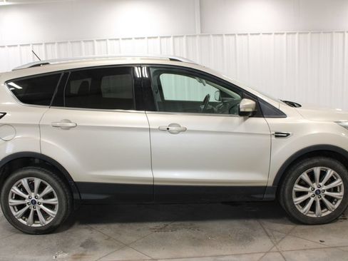 Used 2018 Ford Escape Titanium w/ Ford Safe & Smart Package FWD image 11