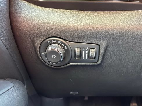 New 2026 Jeep Compass Limited w/ Sun, Sound & Navigation Group AWD/4WD image 31