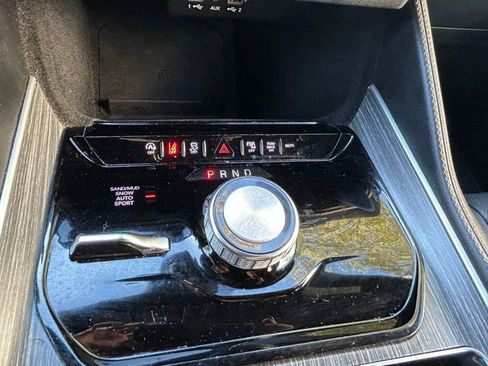 Used 2024 Jeep Wagoneer Series II w/ Flexible Seating Group image 22