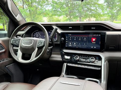 Used 2024 GMC Sierra 2500 Denali w/ Denali Reserve Package AWD/4WD image 31