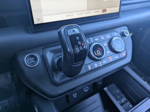 Used 2022 Land Rover Defender 90 X-Dynamic HSE AWD/4WD image 13