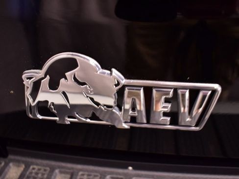 Used 2023 GMC Sierra 1500 AT4X w/ AT4X AEV Edition AWD/4WD image 8
